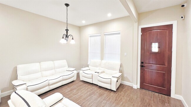 Building Photo - 16419 Moary Firth Dr