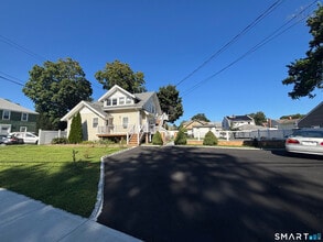 Building Photo - 16-18-18 Hayes Dr
