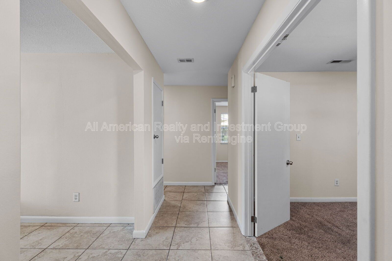 Building Photo - 137 Deville Dr