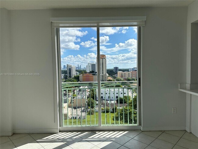 Building Photo - 3500 Coral Wy