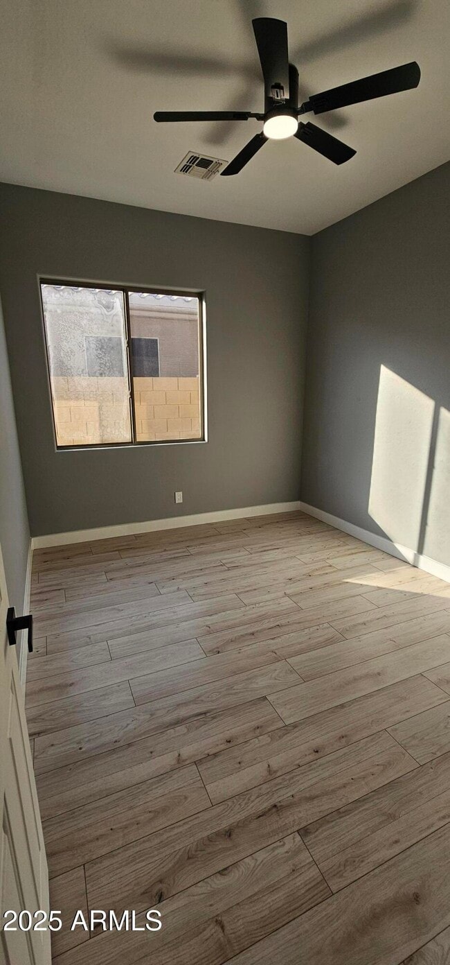 Building Photo - 17913 W Desert View Ln