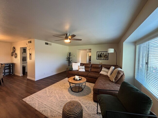 Building Photo - Discover comfortable seasonal living in Mesa, AZ with this well-appointed furnished & updated 2-b...