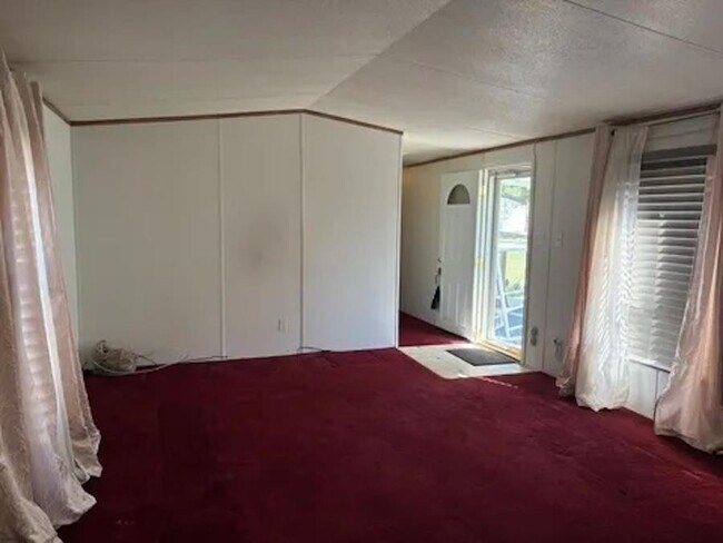 Building Photo - 107 Nelson Rd