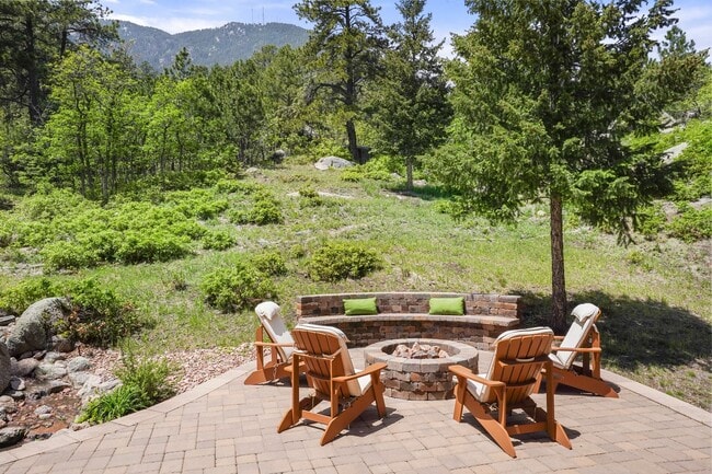 Building Photo - Stunning Broadmoor Estate with Mountain & City Views