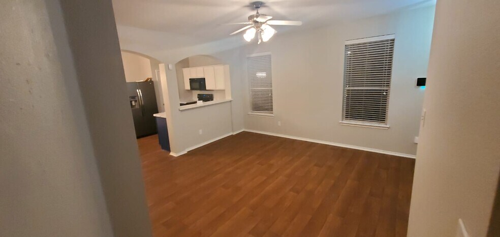Building Photo - 2241 Stonebrook Ln