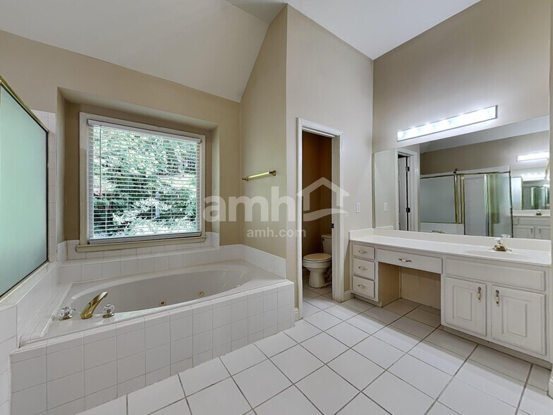 Building Photo - 1315 Killian Shoals Way SW