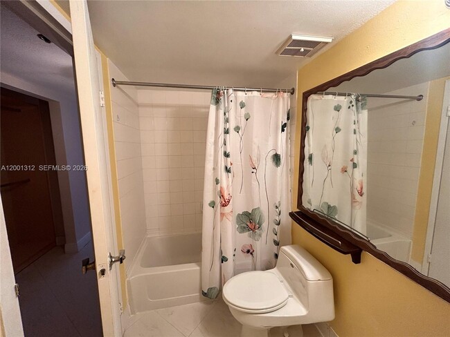 Building Photo - 7601 E Treasure Dr