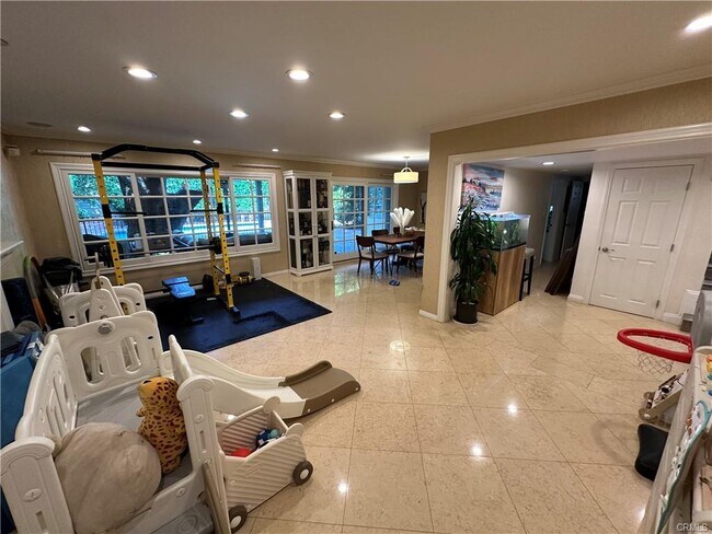 Building Photo - 14623 Weddington St