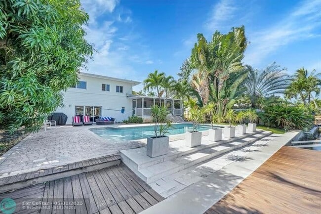 Building Photo - 1771 NE 35th St