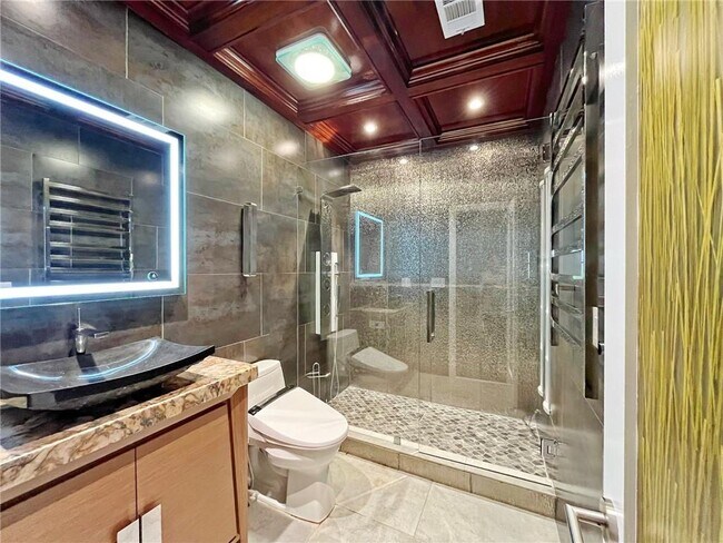 Building Photo - 6709 Wooded Cove Ct