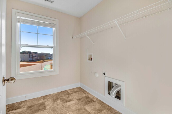 Building Photo - 111 Bollienger Dr