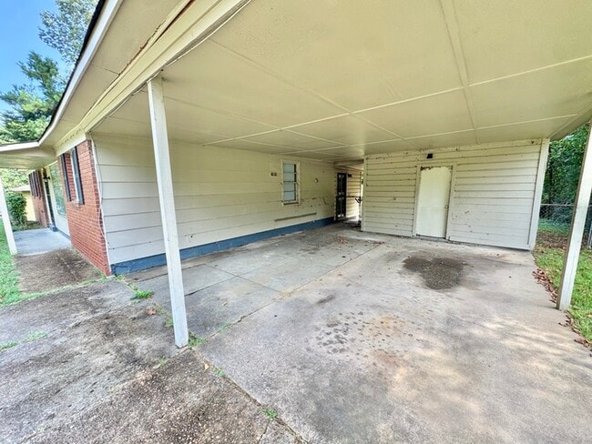 Building Photo - 3224 Aden St