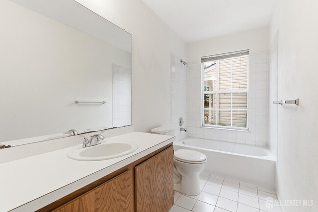 Building Photo - 405 Plymouth Rd