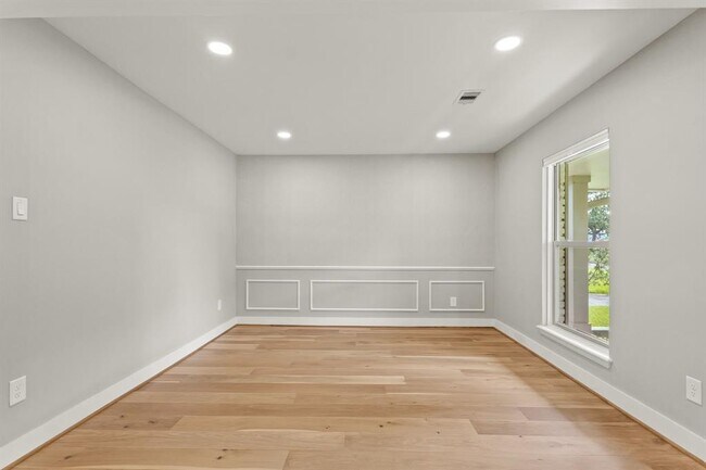 Building Photo - 1707 Imperial Crown Dr