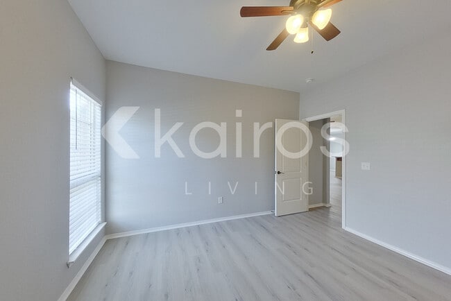 Building Photo - 9808 Asher Ave