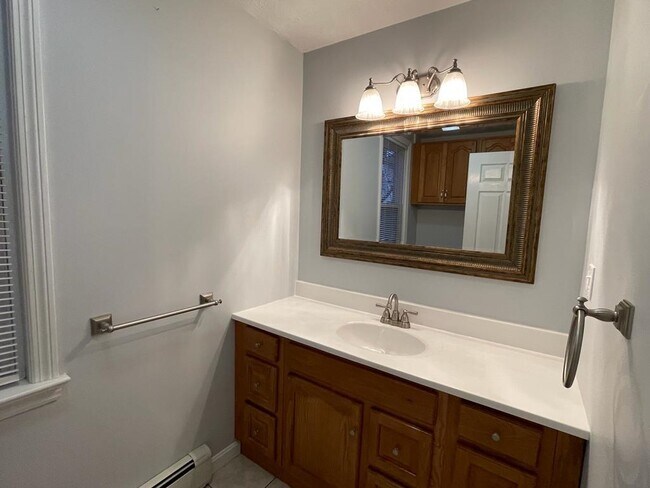 Building Photo - 114 Walnut St