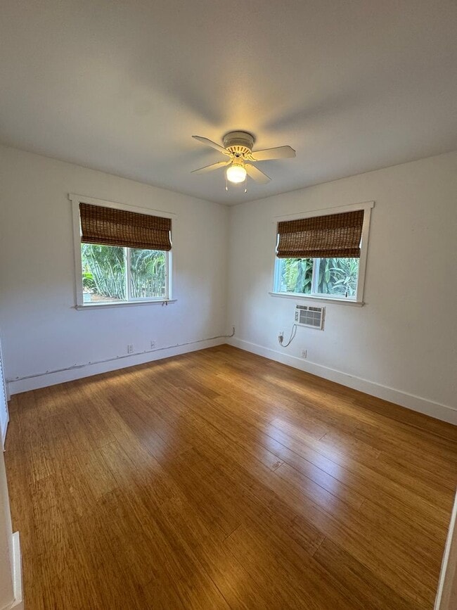 Building Photo - Newly Renovated 3/3 Home in Waialua