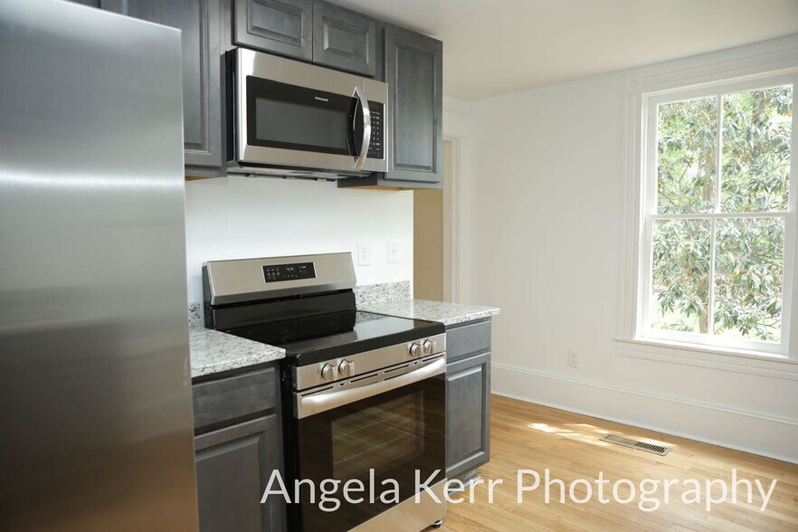 Building Photo - 630 Joyner St