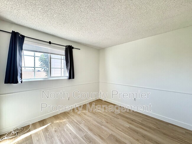 Building Photo - 2995 Lexington Cir