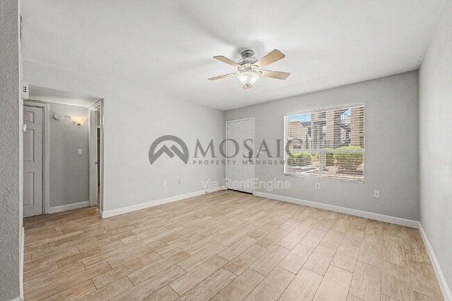 Building Photo - 461 W Holmes Ave