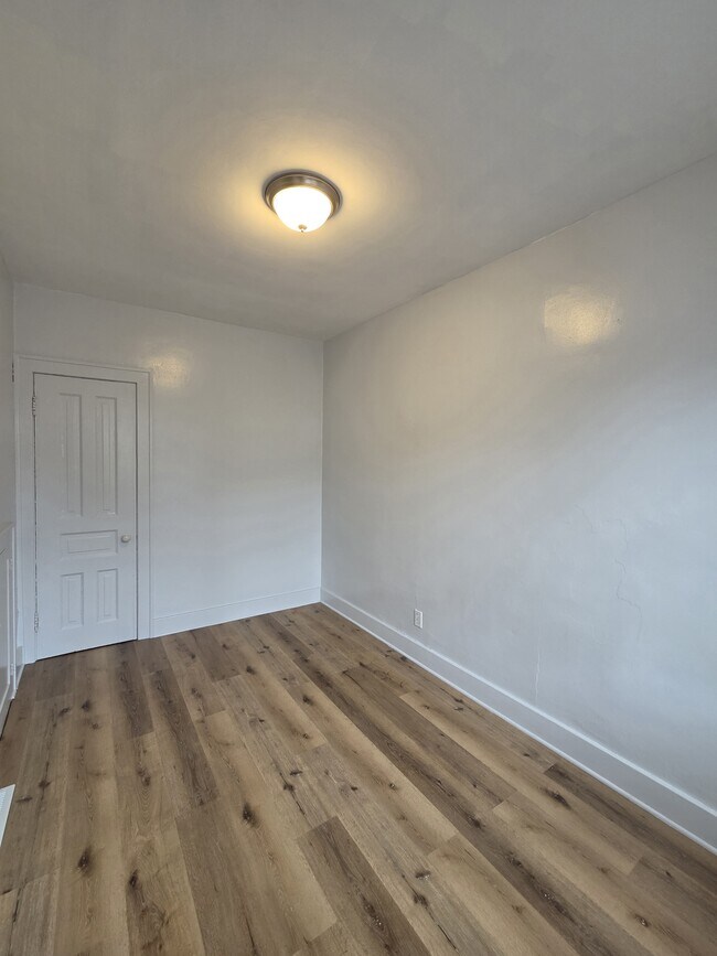 Building Photo - 655 11th St NW
