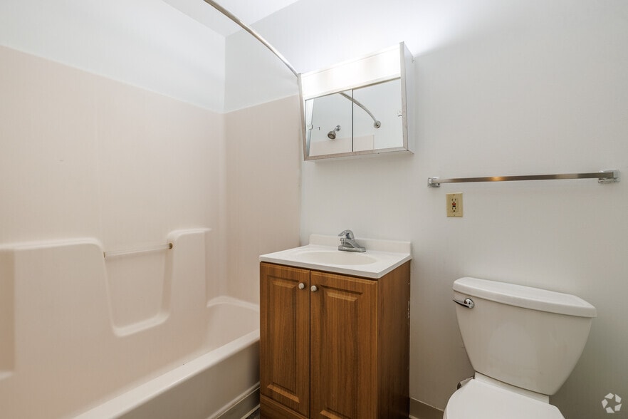 2BR, 1BA - The Ledges