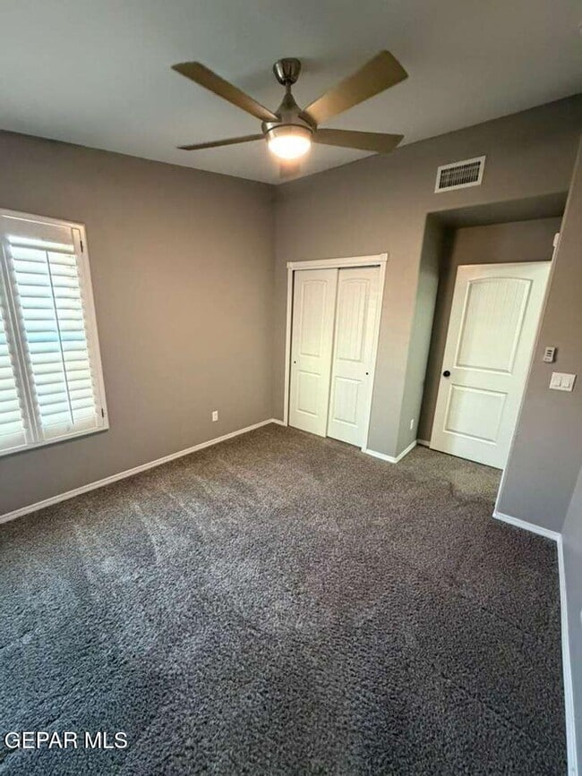 Building Photo - 460 Prime Desert Dr