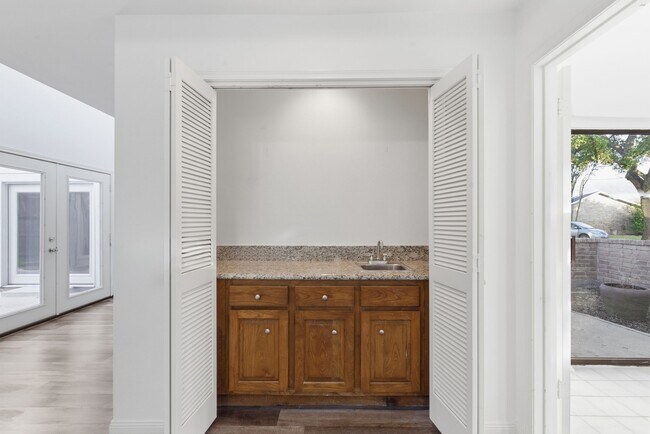 Building Photo - 506 Willow Wisp Cir