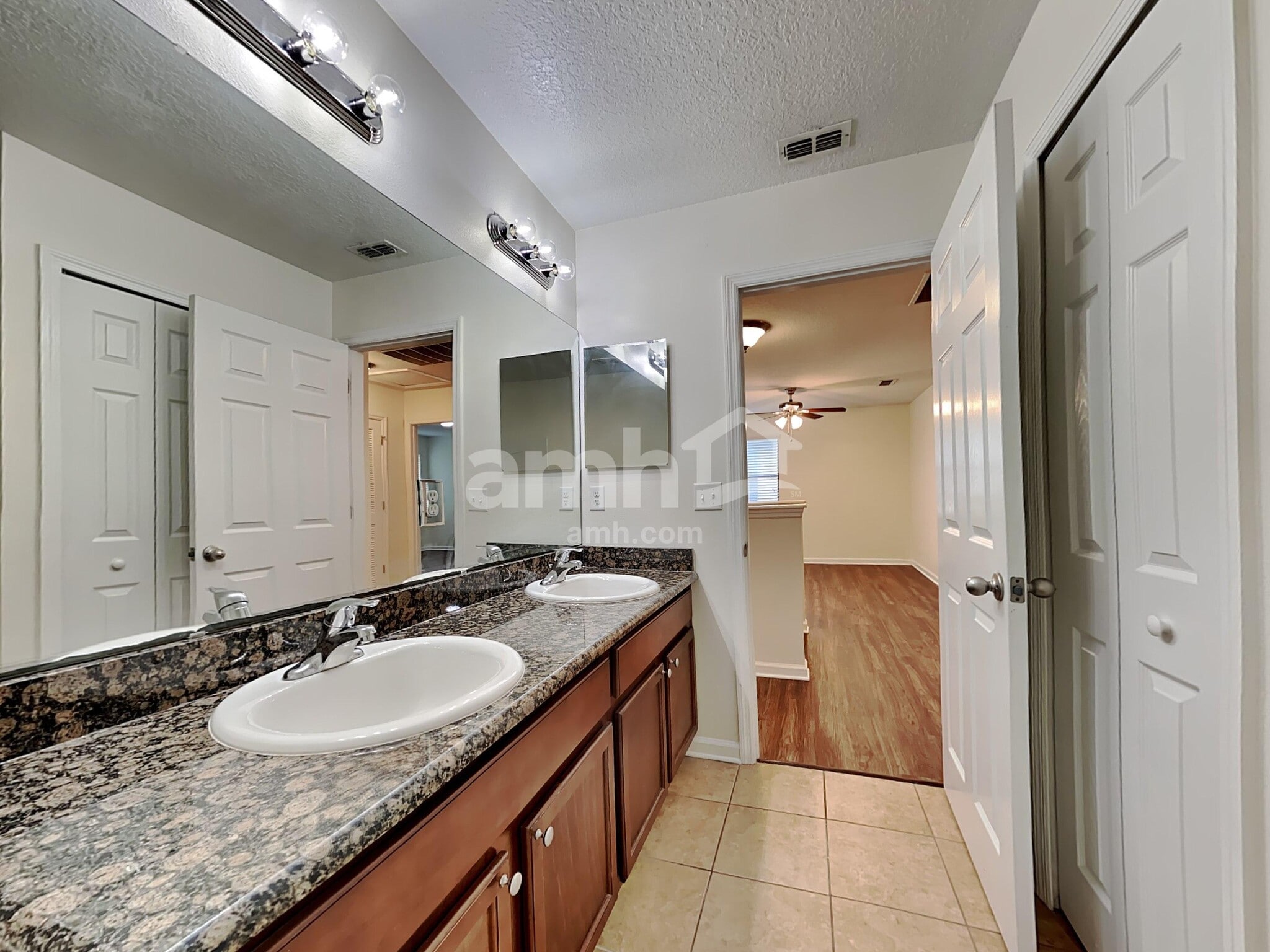 Building Photo - 235 Buck Run Way