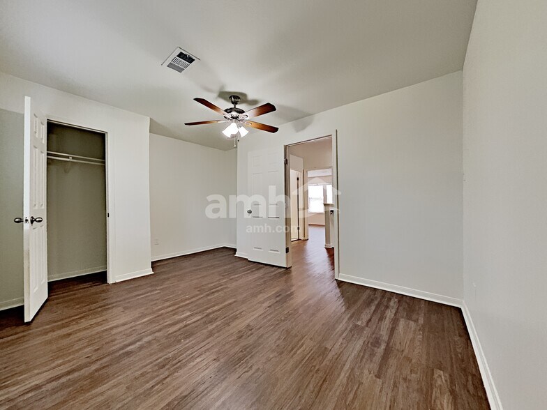 Building Photo - 2738 Springstone Dr