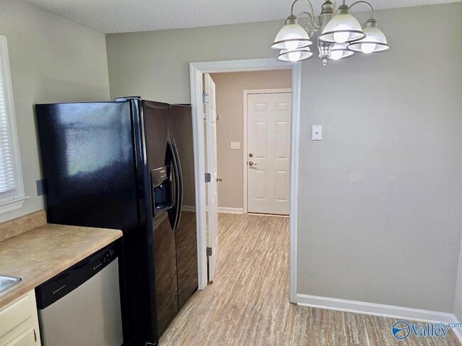 Building Photo - 17439 Morgan Dr