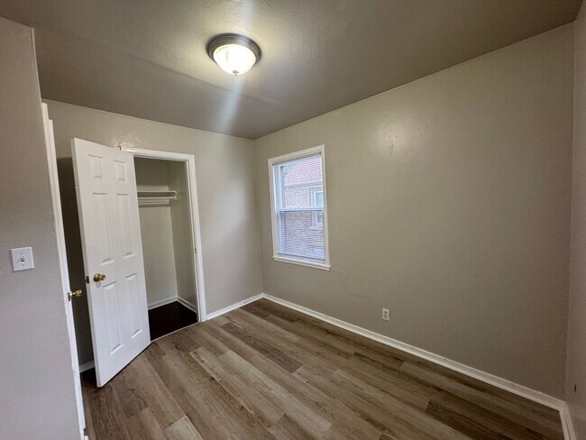 Building Photo - 3928 N 30th St