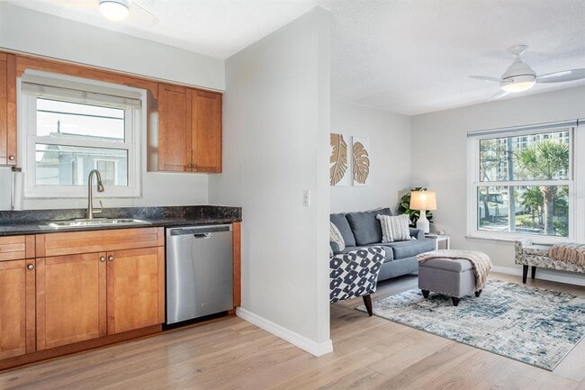 Building Photo - 7151 Sunset Way