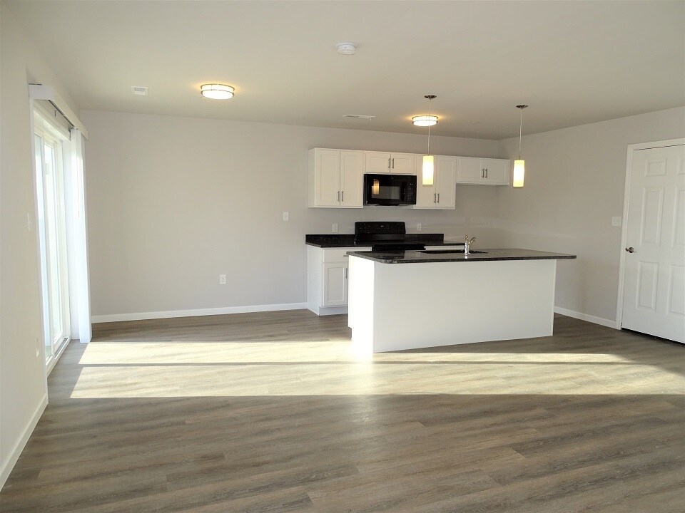 Building Photo - 21 Cobblestone Ct