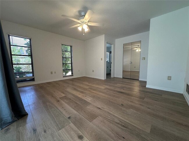 Building Photo - 733 Tropical Cir
