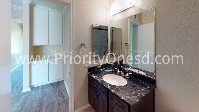 Building Photo - 10512 Caminito Westchester