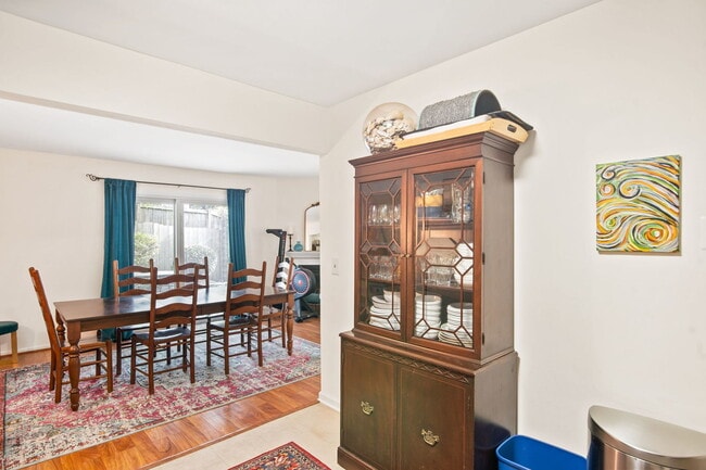 Building Photo - 103 N Bennett St