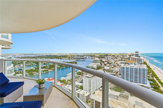 Primary Photo - 6365 Collins Ave