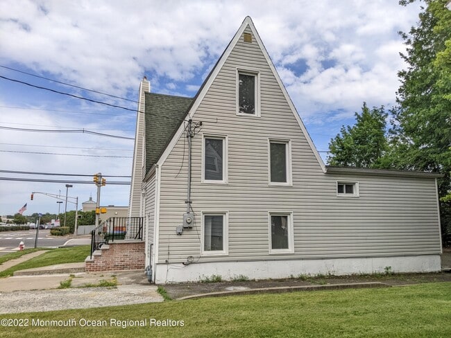 Building Photo - 120 Plainfield Ave