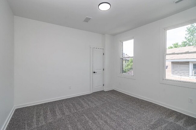 Building Photo - 2328 St James Ave