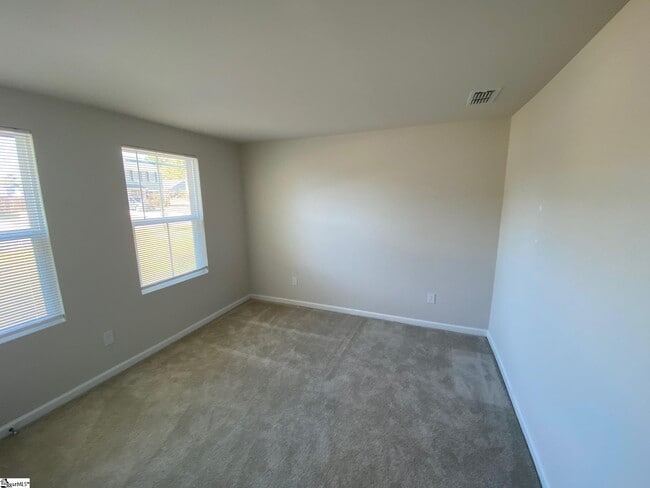 Building Photo - 105 Highland Sta Dr