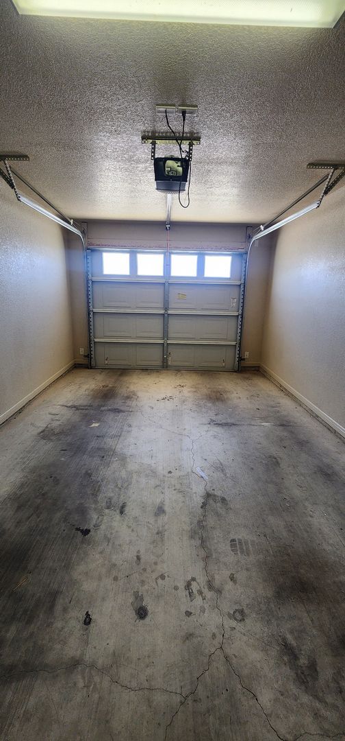 Building Photo - Lovely 2 Bed/2 Bath Duplex in Trimmier Est...