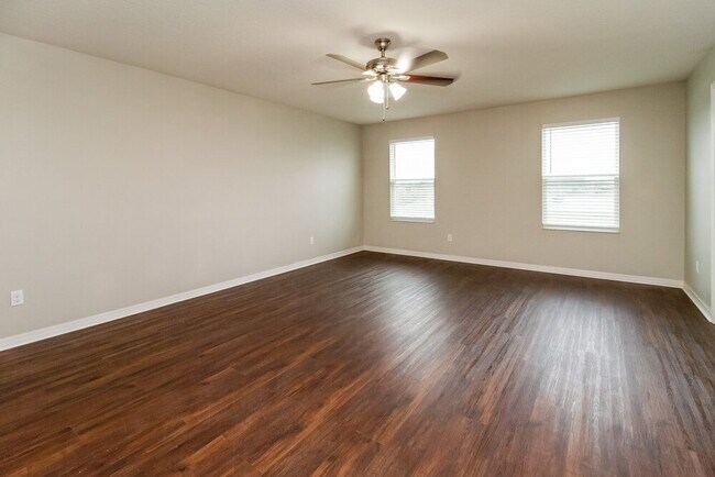 Building Photo - 3205 Turret Dr