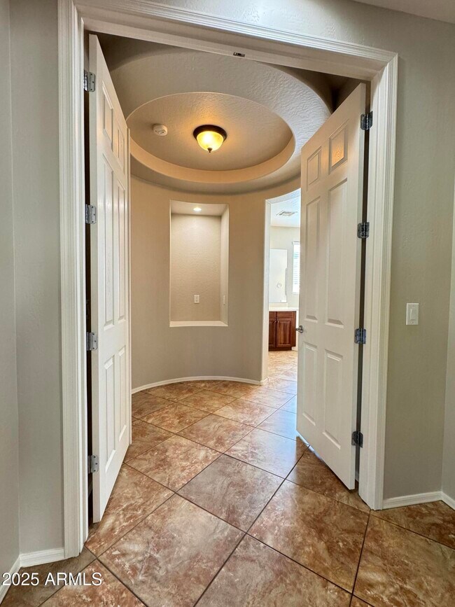 Building Photo - 4521 W Paseo Way