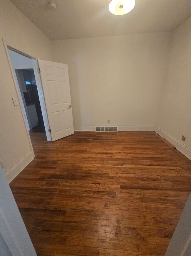 Building Photo - Spacious and Bright 3B Home in Longmont Available NOW! Great Location!