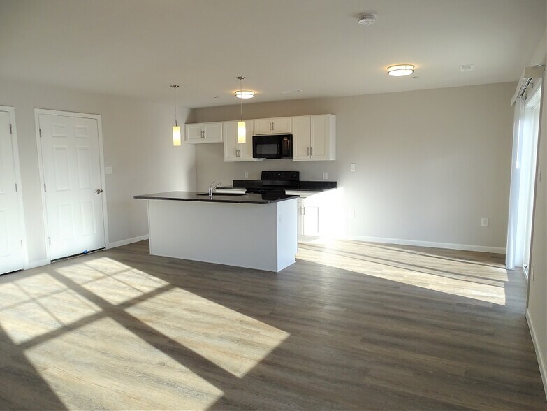 Building Photo - 19 Cobblestone Ct