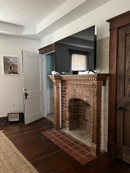 Building Photo - 508 Woodland Ave