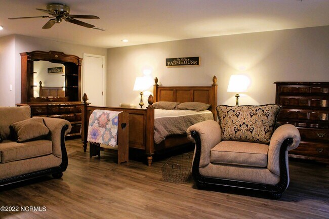 Building Photo - 1136 S McNeill St