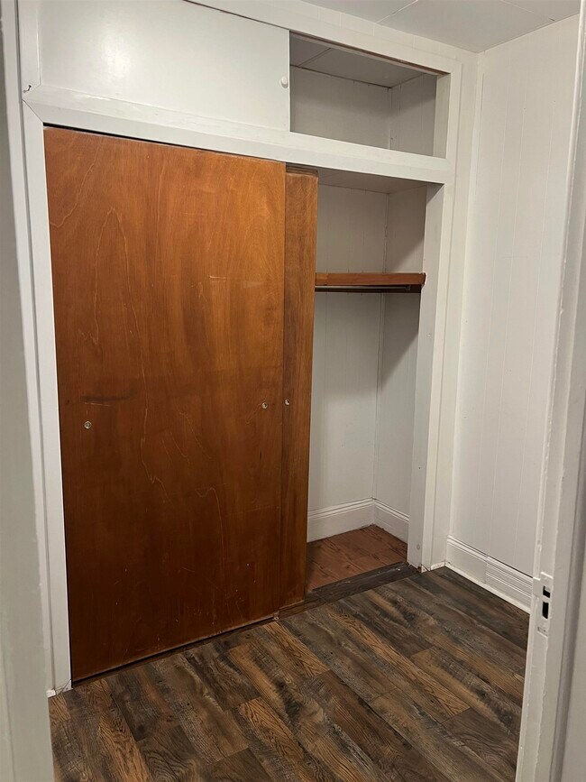 Building Photo - 1511 46th St