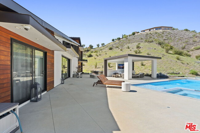 Building Photo - 31830 Lobo Canyon Rd